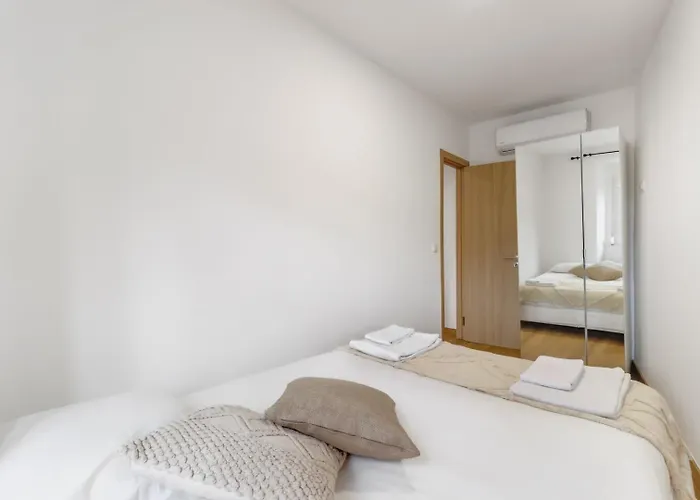 2br Renovated Heart Of Santos W/ Ac | By Airnest *