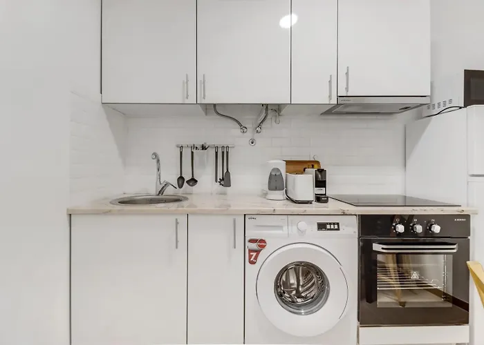 2br Renovated Heart Of Santos W/ Ac | By Airnest Διαμέρισμα Lisboa