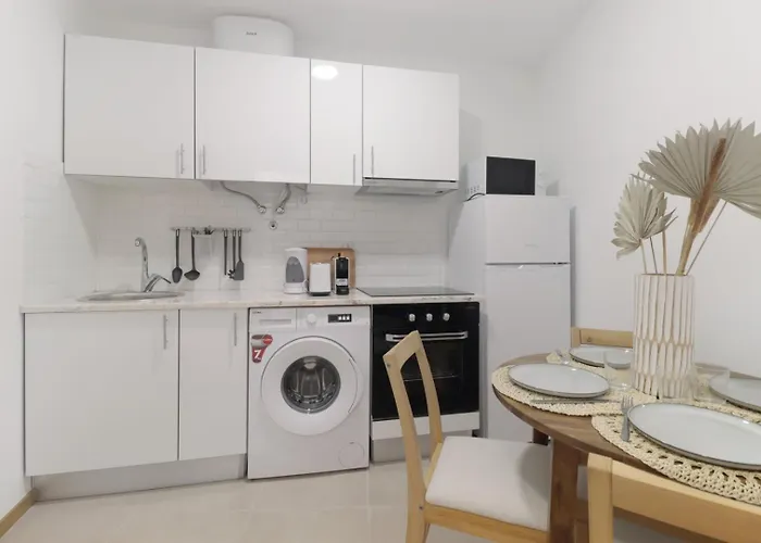 2br Renovated Heart Of Santos W/ Ac | By Airnest