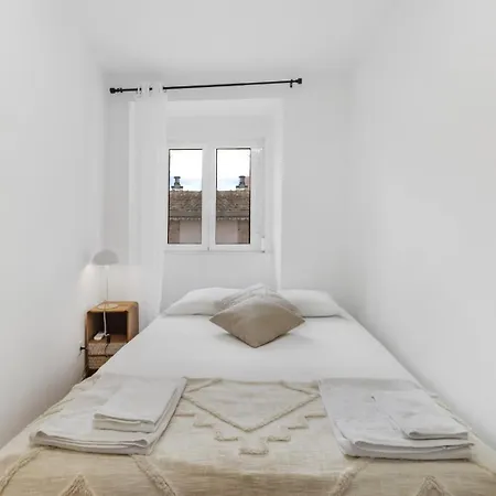 2br Renovated Heart Of Santos W/ Ac | By Airnest * Lisbona