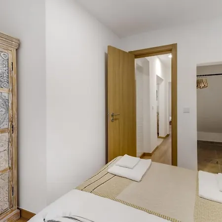 2br Renovated Heart Of Santos W/ Ac | By Airnest * Lizbona